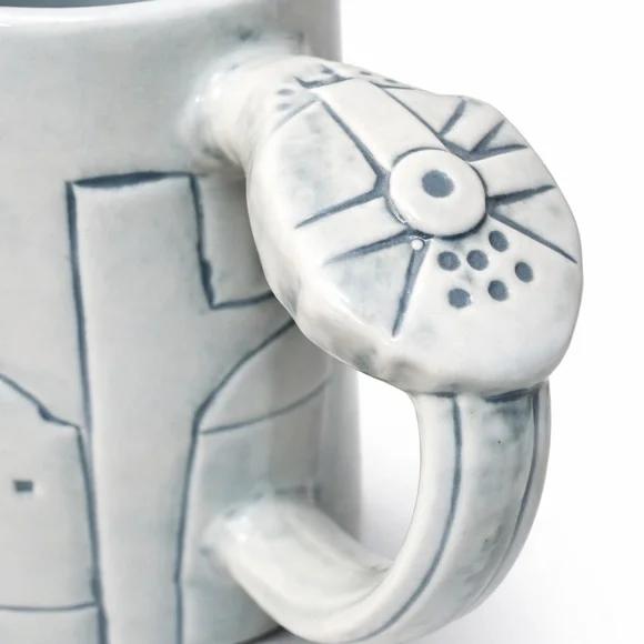 Star Wars Galaxy’s Edge Mug Disney Parks Millennium Falcon R2-D2 Batuu Cantina - Picture 2 of 4